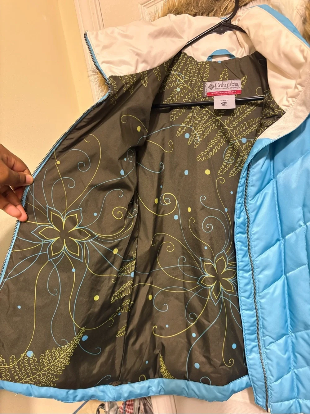 Columbia Kids Sky Blue Winter Hooded Puffer with Faux Fur Trim 14-16 Youth